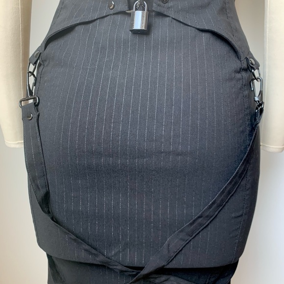 Vintage Lip Service pinstripe pencil skirt. - Picture 3 of 3